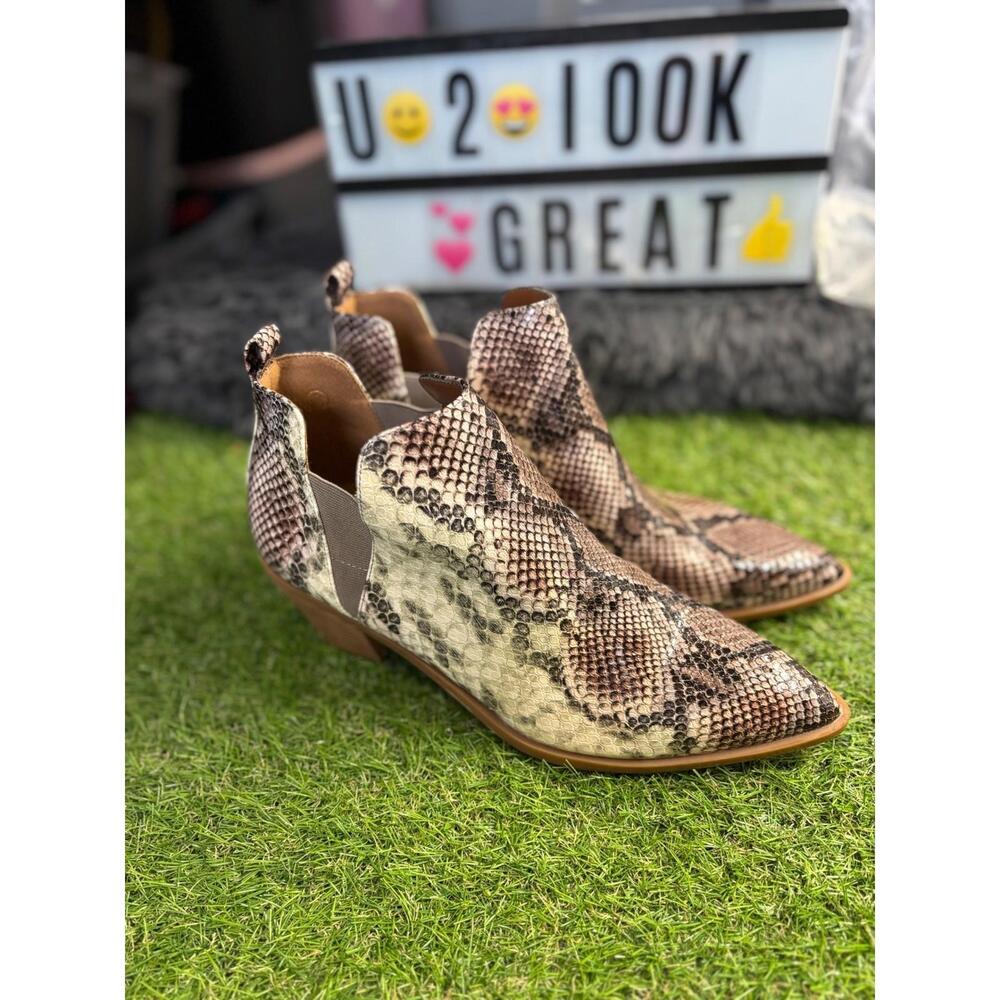 ZBY‎ Snake Print Ankle Boots Women Sz 9 Western Chunky Heel Pointed Toe Booties